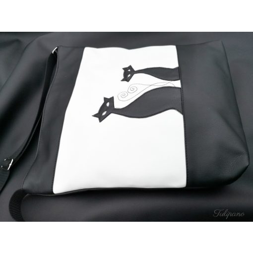 Szia Cicus fehérben