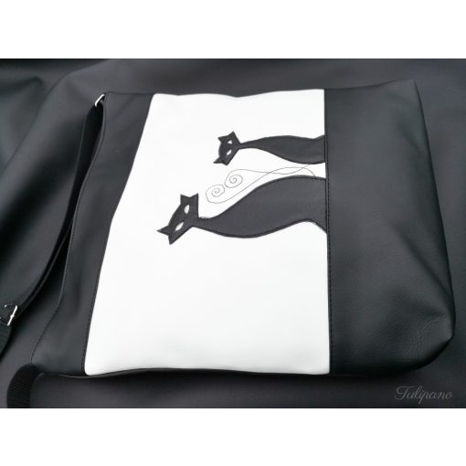 Szia Cicus fehérben