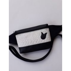 Fehér cobra - fekete testtáska,  ővtáska