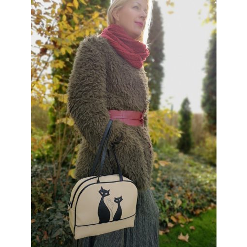 RENDELHETŐ!!!   Kis kézitáska cicákkal