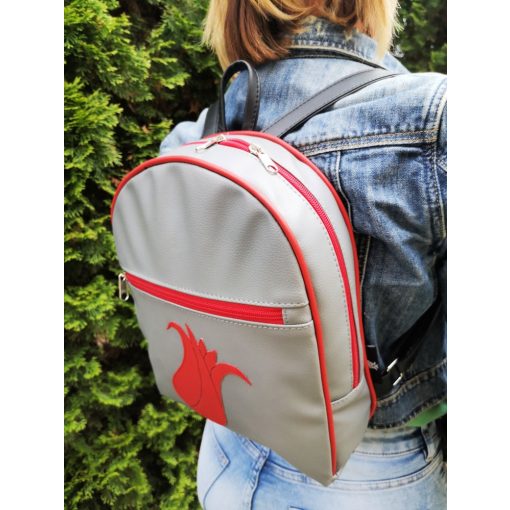 RENDELHETŐ!!!  Fiatalság hátitáska + kártyatartó