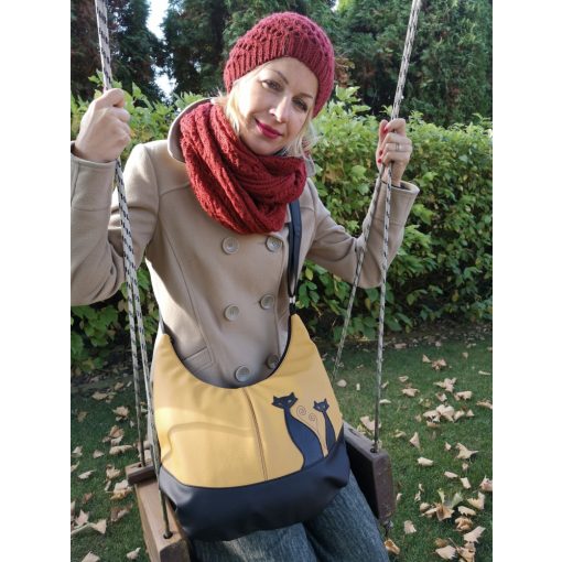  Cicád is belefér táska tárcával több színben